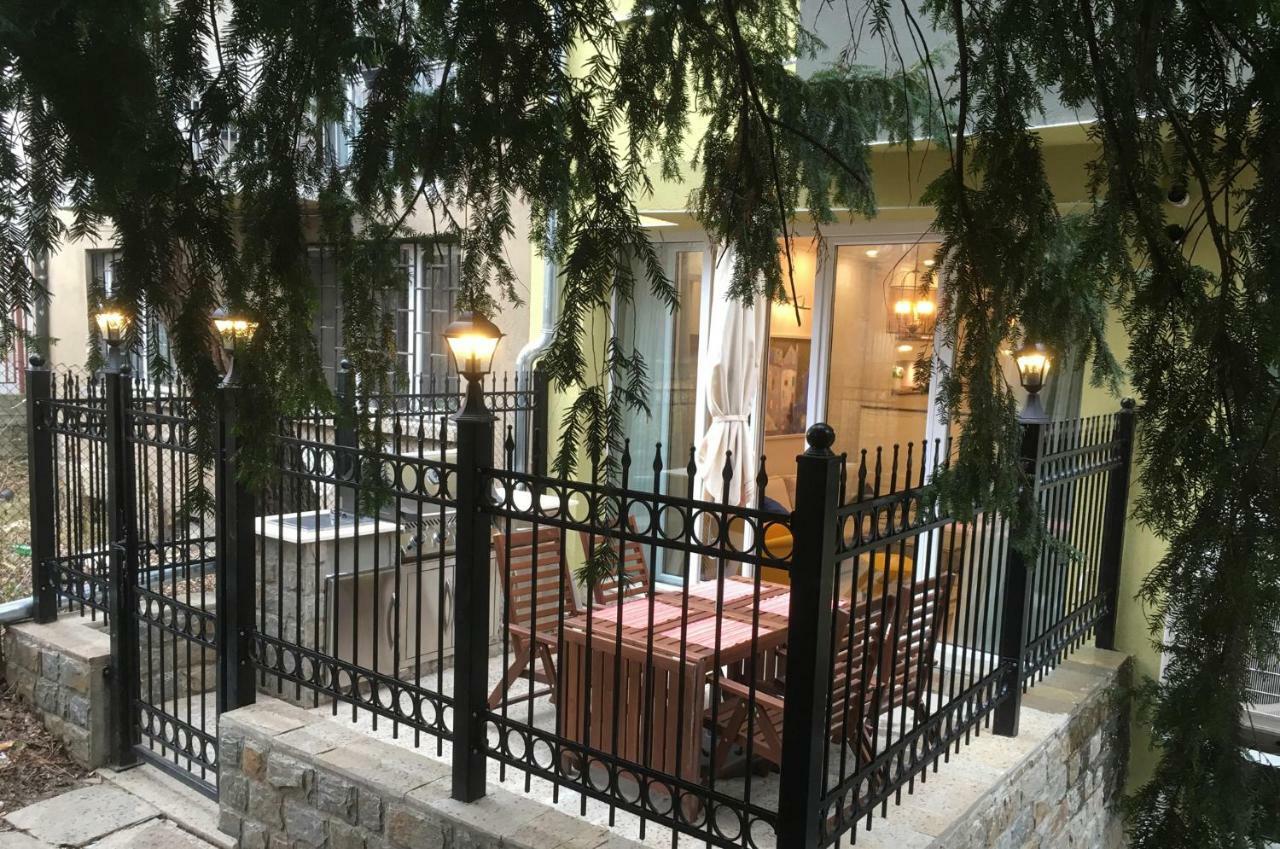 A Luxury Apartment With Patio And Bbq Софія Екстер'єр фото